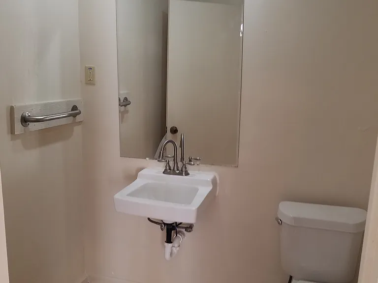 600 Monticello Ct #3 — Photo 2
