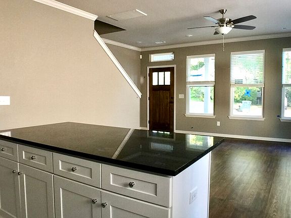 3rd image of 403 S Hill Ave #403