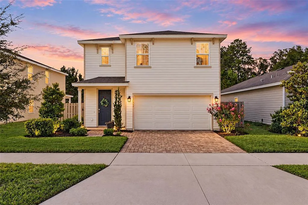 5 bed, 3.0 bath, 2414 sqft, $2,800 — Photo 2