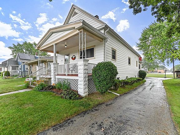 3rd image of 1521 Marquette AVENUE