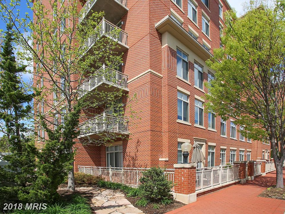 1st image of 4490 Market Commons Dr Unit 304