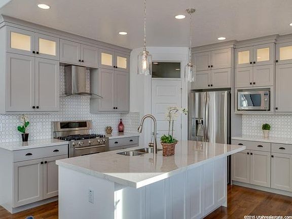 4th image of 11028 S Lucas Ln