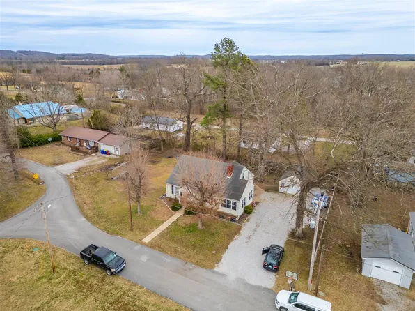 392 N 2nd St, Lewisburg, KY 42256