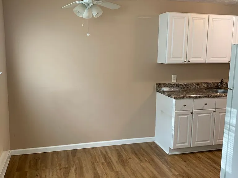 4428 Glendale Dr — Photo 4