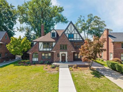921 Berkshire Rd, Grosse Pointe Park, MI, 48230
