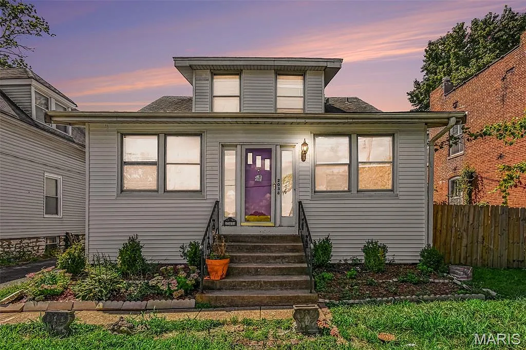 3 bed, 2.0 bath, 1323 sqft, $1,485 — Photo 1