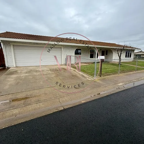 2441 Hall St photo 1