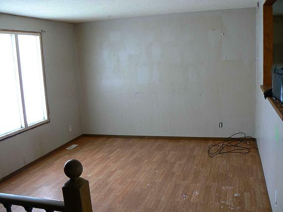 4th image of 4921 59th Ave