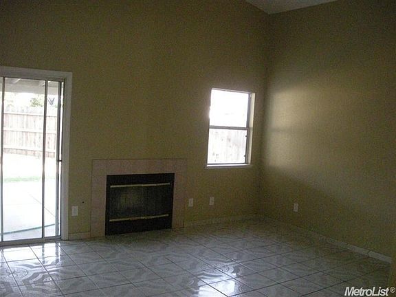 3rd image of 744 Cherrywood Ct