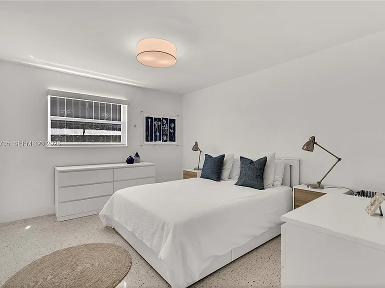 836 SW 1st St #102 — Photo 4