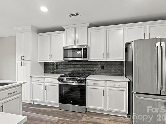 4th image of 2204 Reid Pointe Ave