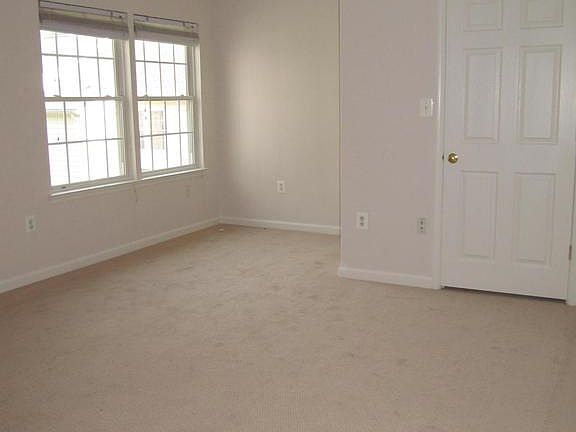 2nd image of 11640 Fairfax Center Woods Trl