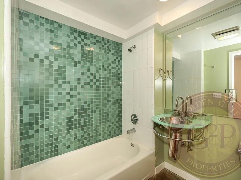 200 Townsend St #1 — Photo 15