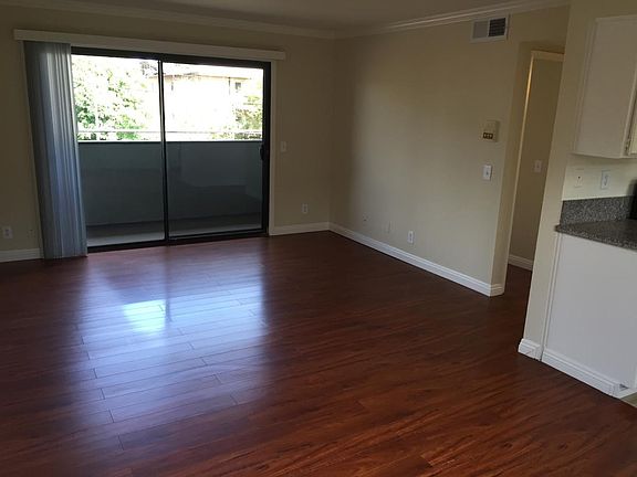 2nd image of 9413 Van Nuys Blvd