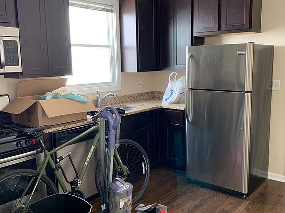 5th image of 3251 W Berteau Ave #1