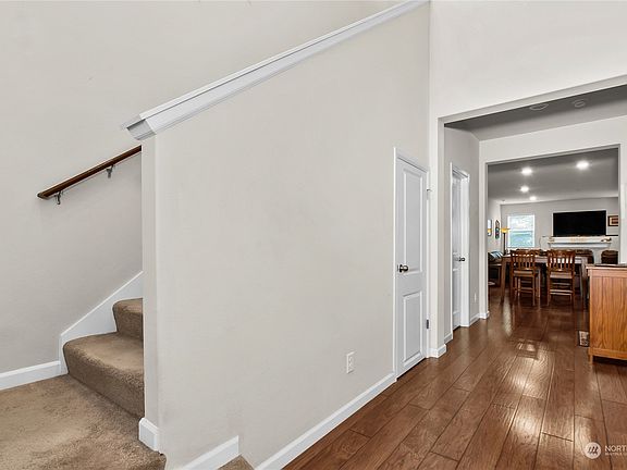 5th image of 3358 Nova Street NE