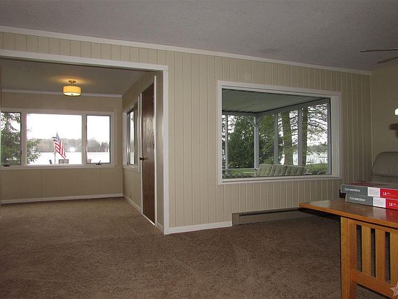 4th image of 3203 E Colony Ave