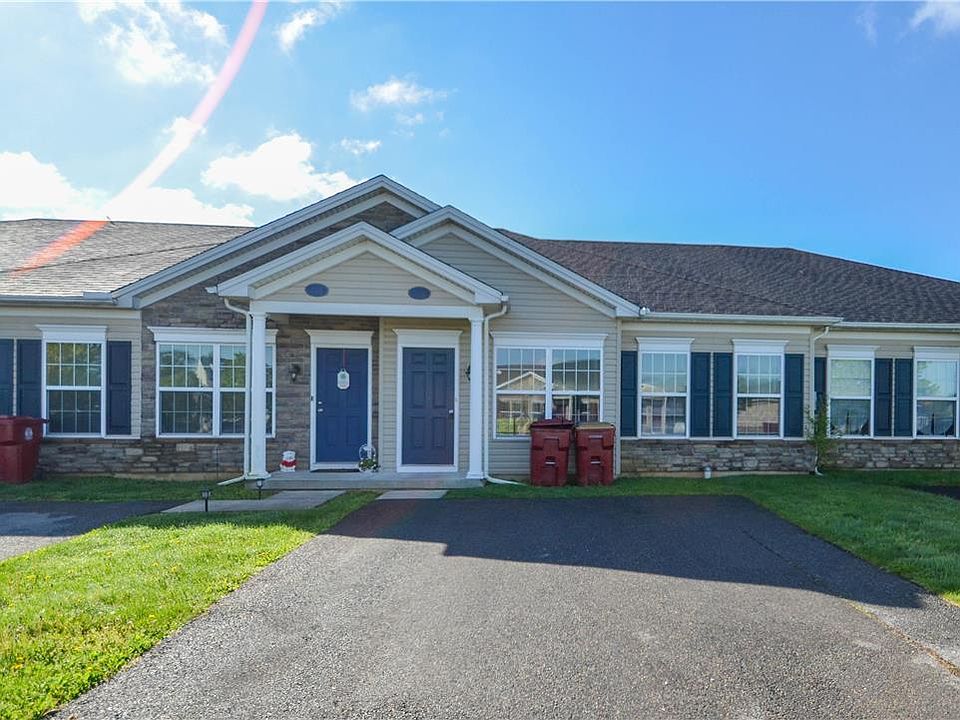 1st image of 214 Huntington Ln
