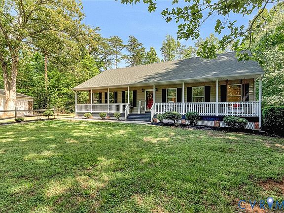 3rd image of 699 Rock Spring Rd