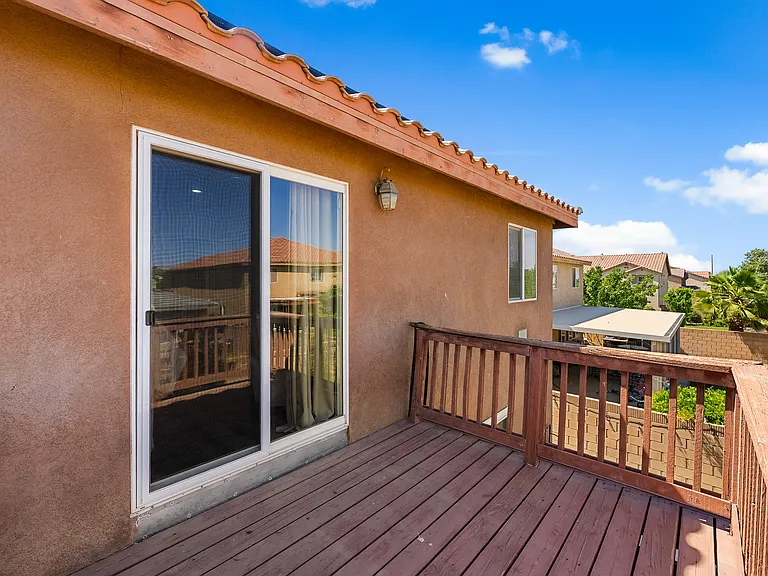 44256 Dahlia St — Photo 10