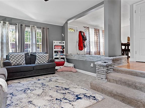 4th image of 616 W 87th St