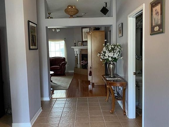 4th image of 3566 Sawmill Cir