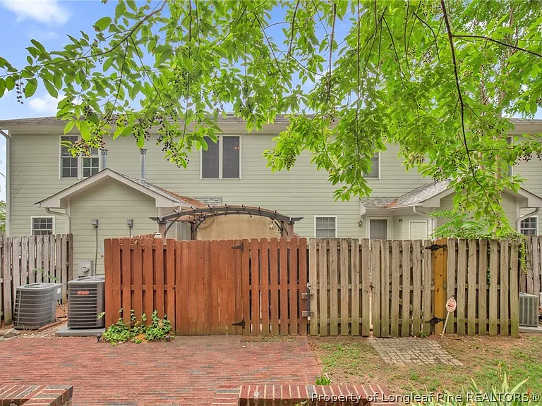 425 Cityview Ln — Photo 22