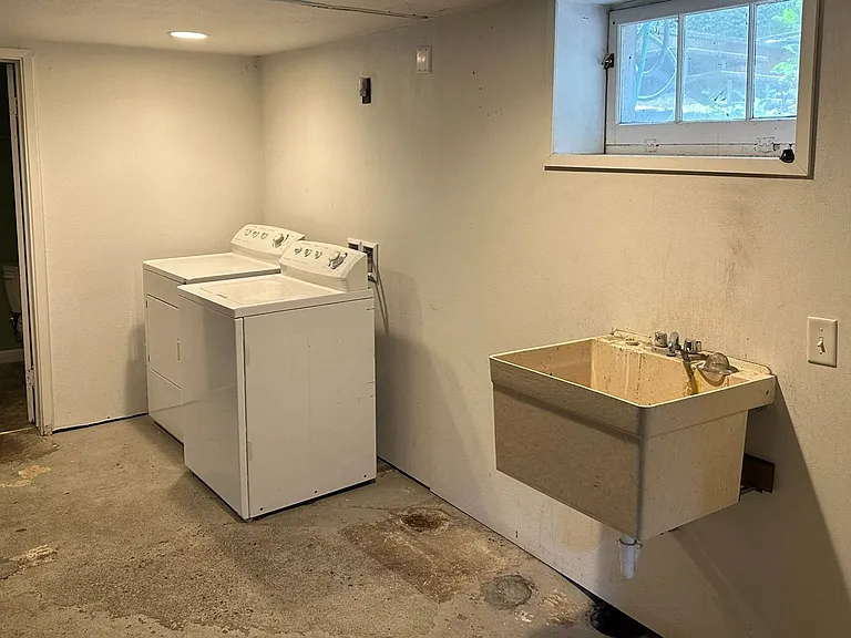 1005 NE D St — Photo 21