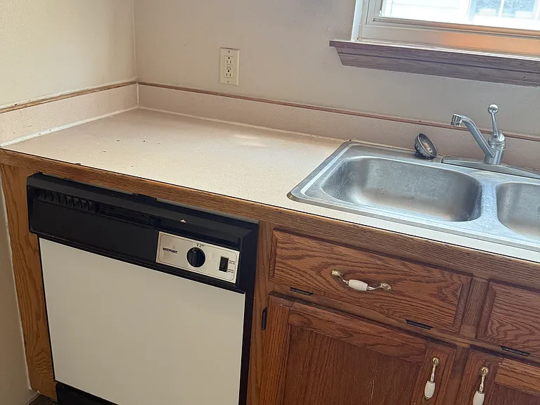 1513 S Case St — Photo 6