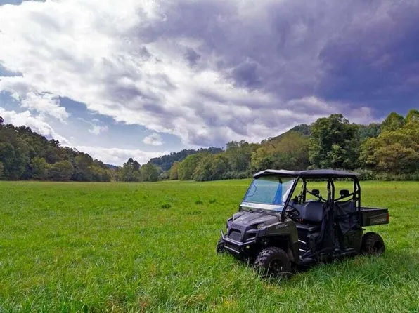 Seneca Trl S, Union, WV 24983