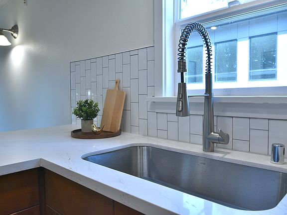 4th image of 11211 115th Pl NE #A & B