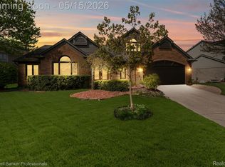 24295 Roma Ridge Dr, Novi, MI 48374