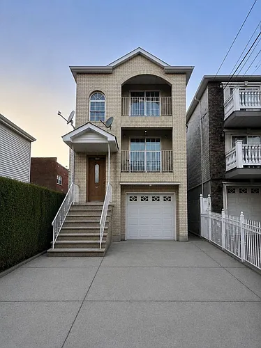 28 4th St #1 Photo 1