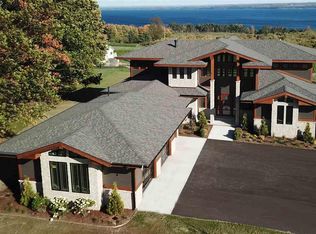 385 Chestnut Rdg, Traverse City, MI 49686