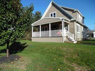 14 Columbus Ave, Mechanicville, NY 12118