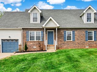 1402 Marla Ct, Clarksville, TN 37042