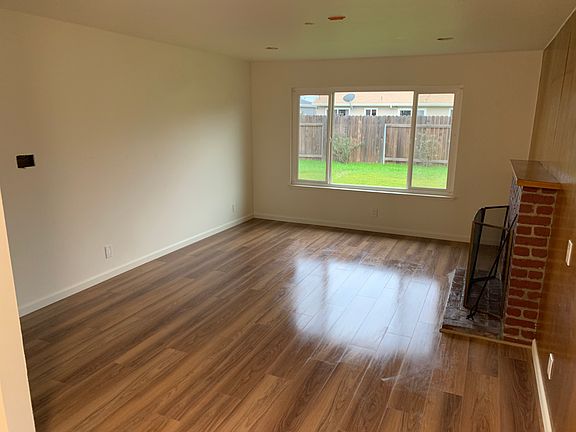 3rd image of 1318 Betty Ave