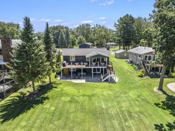 214 Steves Scenic Dr, Horton, MI 49246