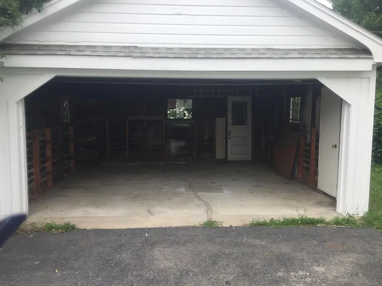 162 Rossiter Rd — Photo 3