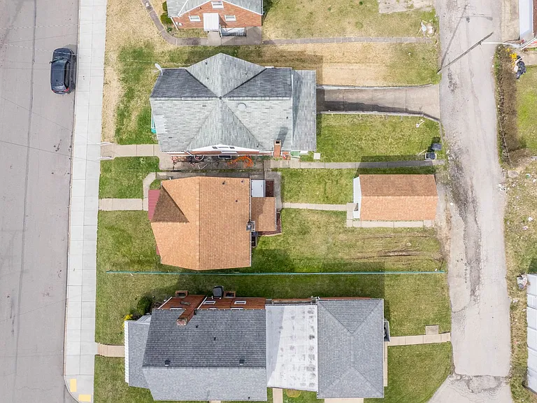 826 Miller Ave — Photo 18