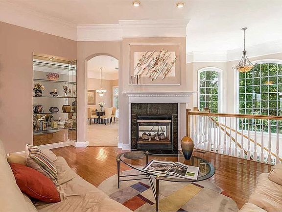 Large Beautiful Great Room