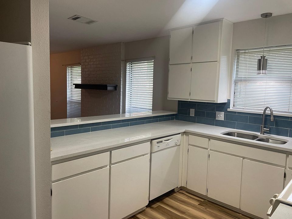 1st image of 5914 Royal Club Dr