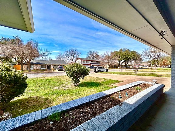 5th image of 2600 Donna Dr