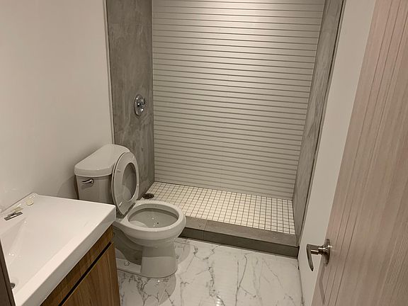 4th image of 2174 NE 170th St APT 202