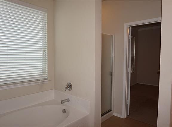3rd image of 901 Appalachian Ln