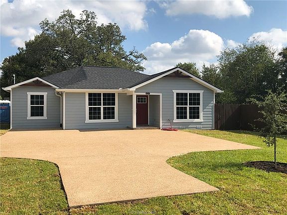 4th image of 4211 N Texas Ave