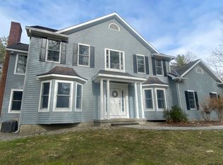 3 Glenwood Ter, Averill Park, NY 12018