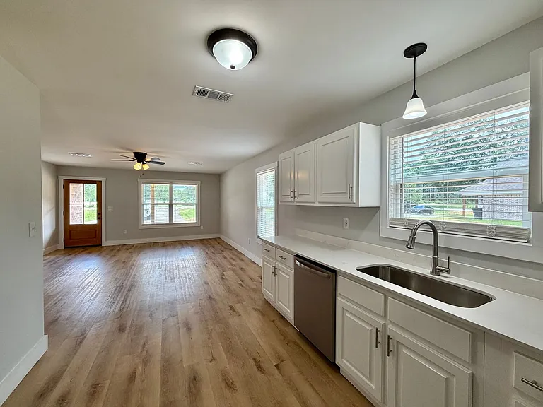 9242 Highway 6 — Photo 3
