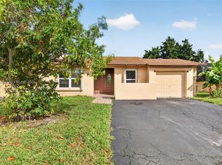 9591 W Fern Ln, Hollywood, FL 33025