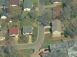 221 Hacker St, Rochester Hills, MI 48307